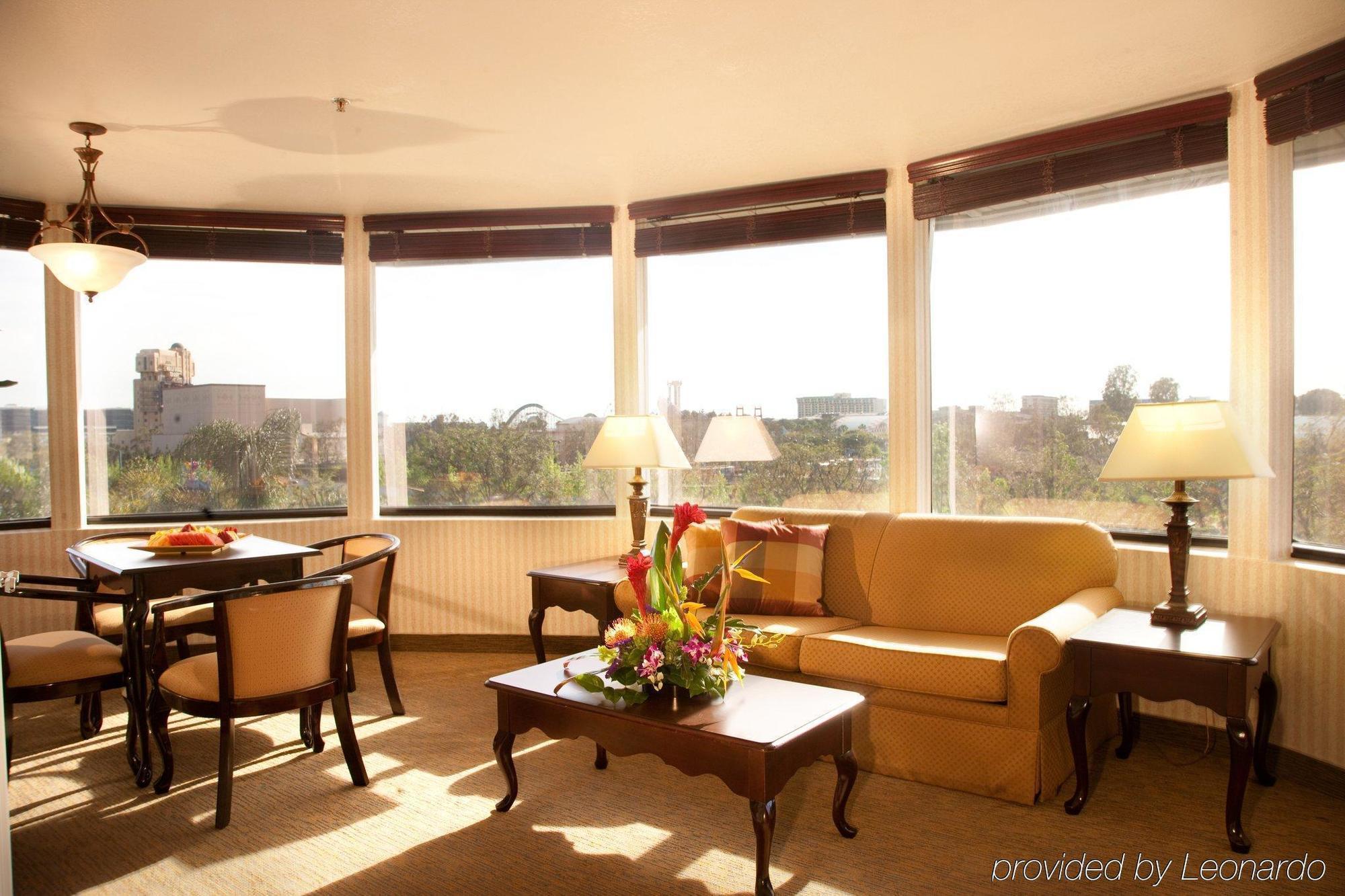 Carousel Inn And Suites Anaheim Interior photo