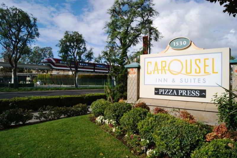 Carousel Inn And Suites Anaheim Exterior photo