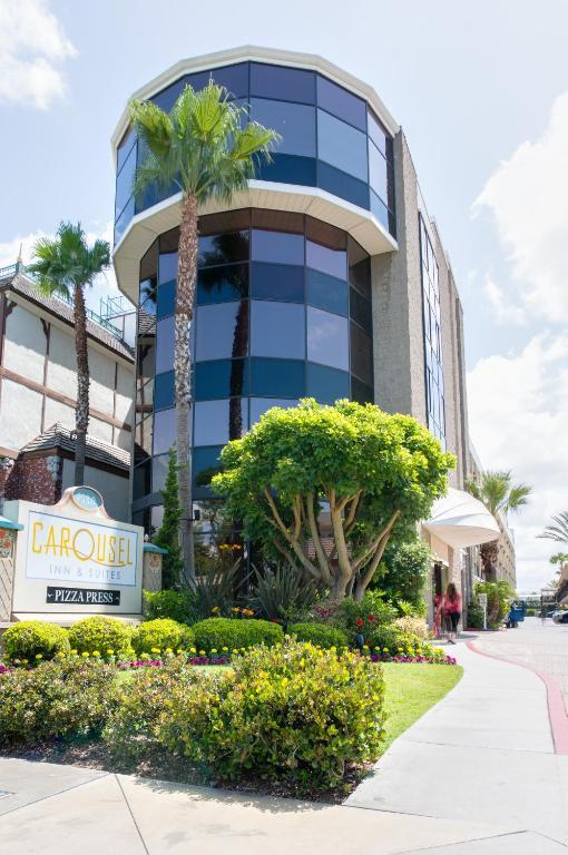 Carousel Inn And Suites Anaheim Exterior photo