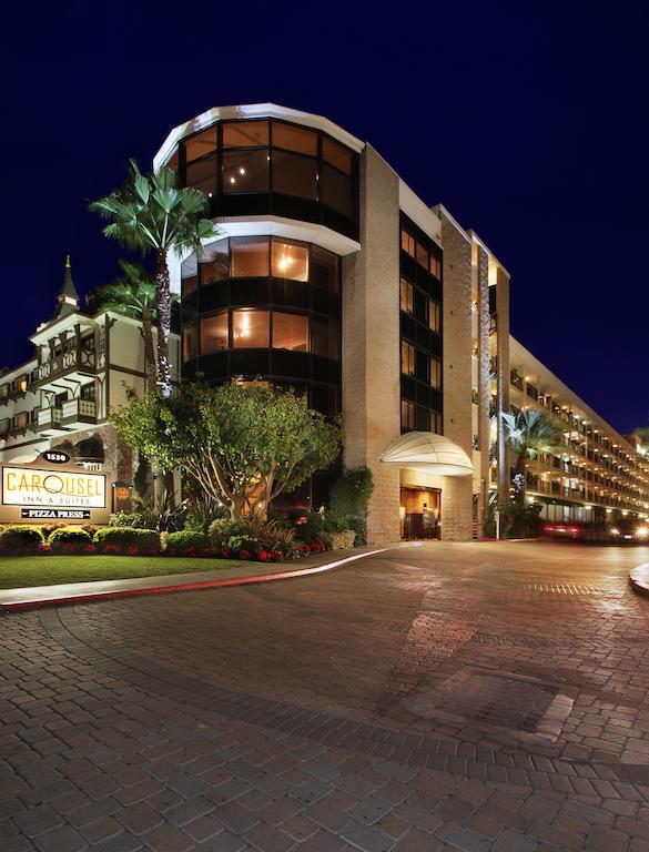 Carousel Inn And Suites Anaheim Exterior photo